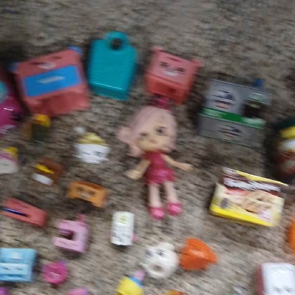 Shopkins Lot Of 63 With Dolls - Picture 7 of 11